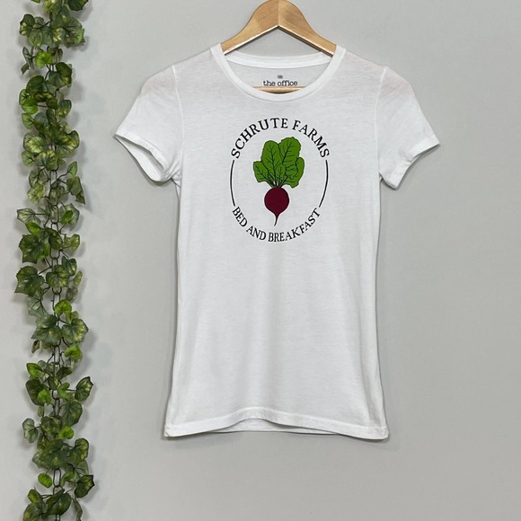 The Office Tops - THE OFFICE |  WHITE TEE SIZE XS SCHRUTE FARMS BED AND BREAKFAST